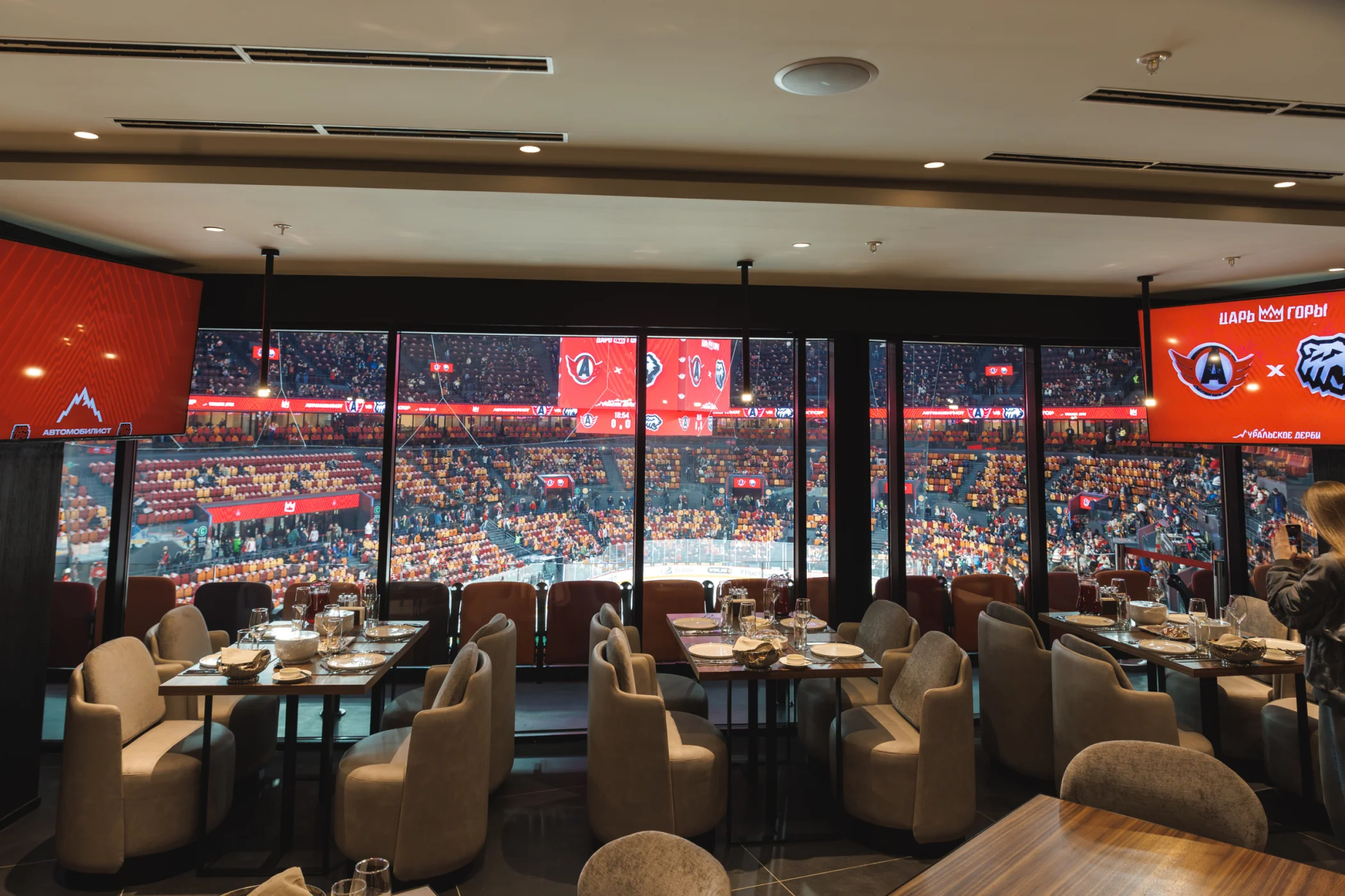 Открыта продажа билетов в ресторан на концерт Иванушки и ледовое шоу Золушка